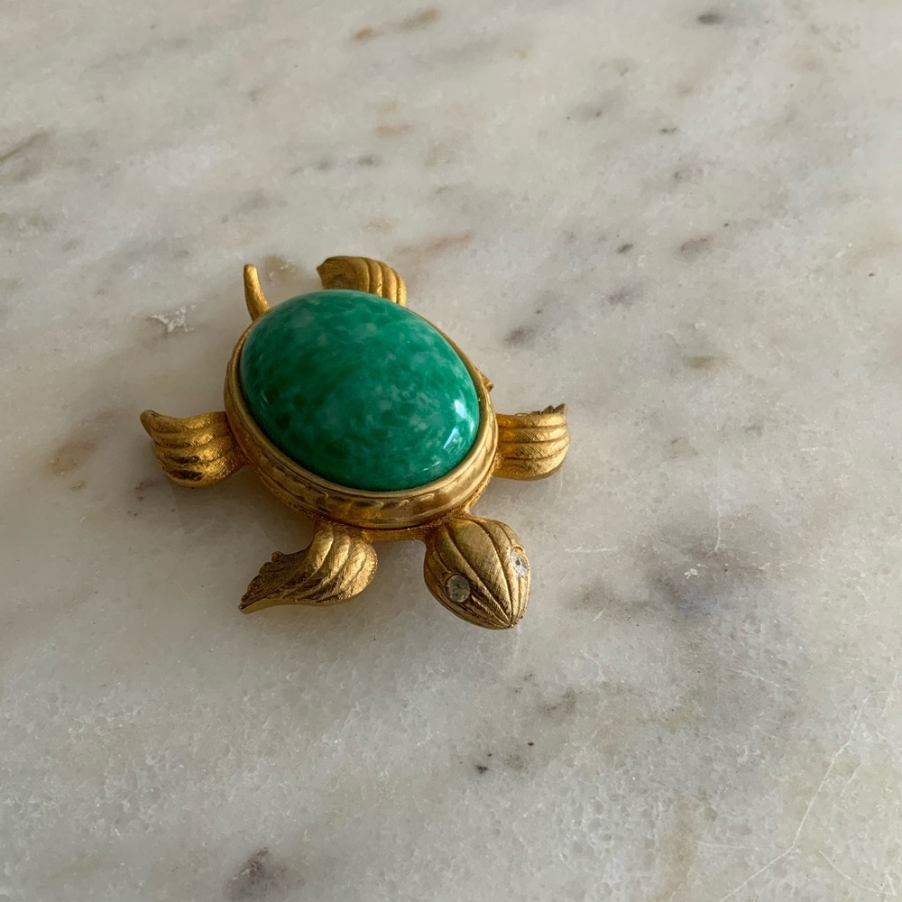 Turtle Perfume Compact - Picture 3 of 7